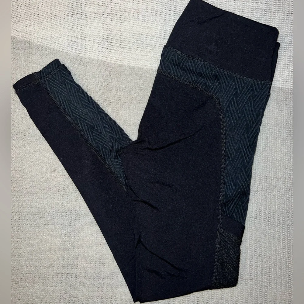 Trina Turk Recreation activewear leggings. Size small - Picture 1 of 5